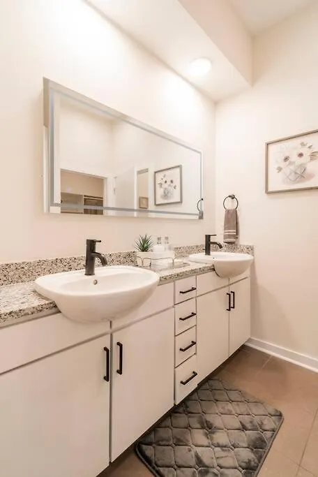Charming Cozy Apartment With Wi-Fi & Free Parking Charlotte