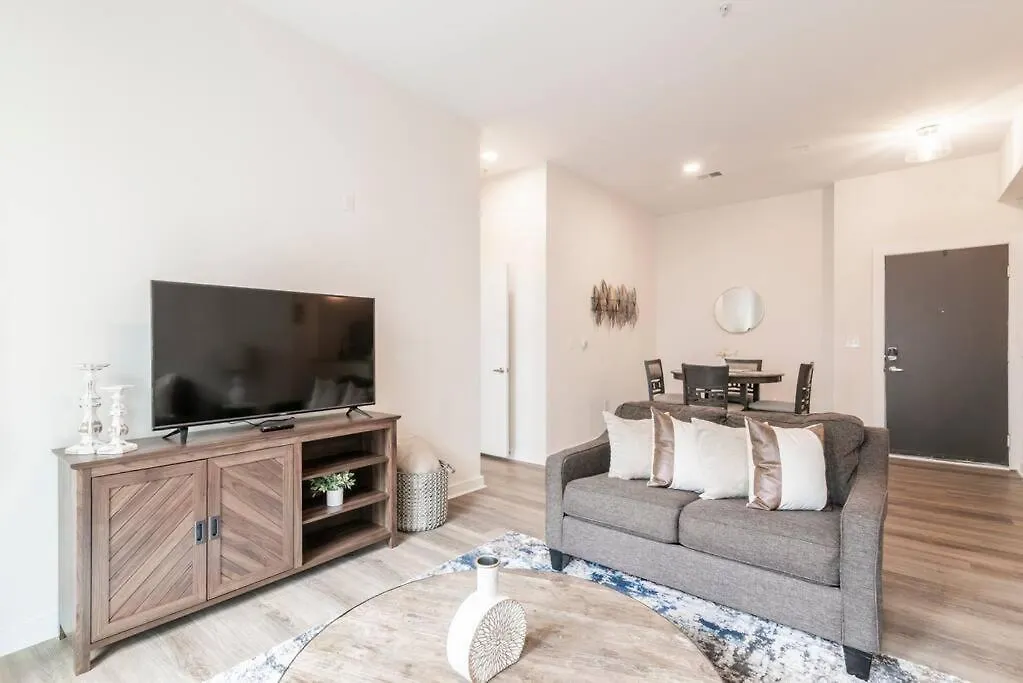 Charming Cozy Apartment With Wi-Fi & Free Parking Charlotte